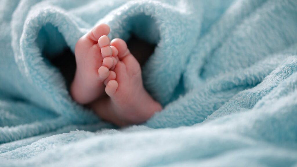 Incroyable mais vrai: un bébé à deux têtes, trois bras et deux cœurs vient de naître en Inde