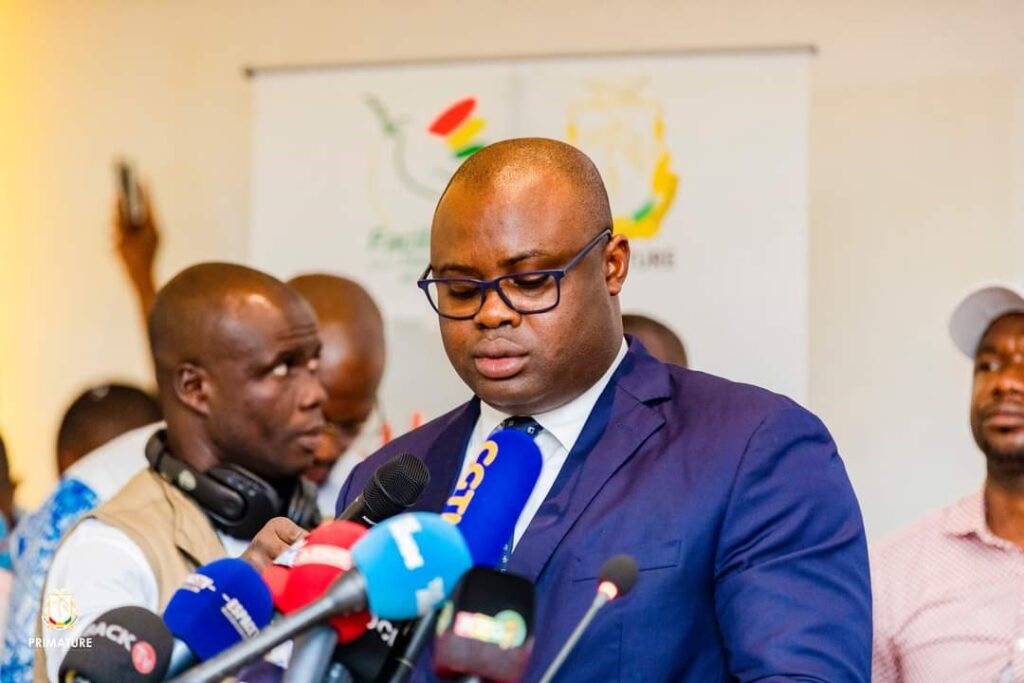 Cadre de dialogue inclusif inter-guinéen et à travailler sur les treize (13) thématiques retenues.